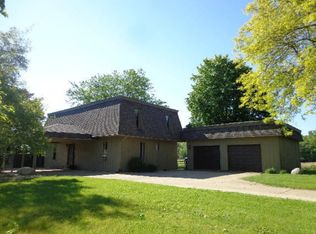 2448 N Marquette Rd, Ionia, MI 48846