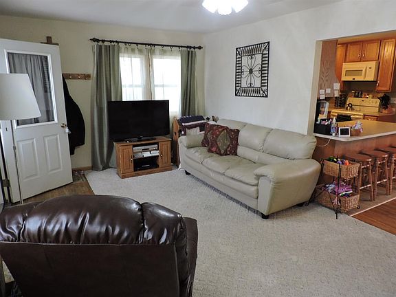 5th image of 203 Fisher Ave