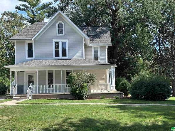 105 Seneca St, Storm Lake, IA 50588