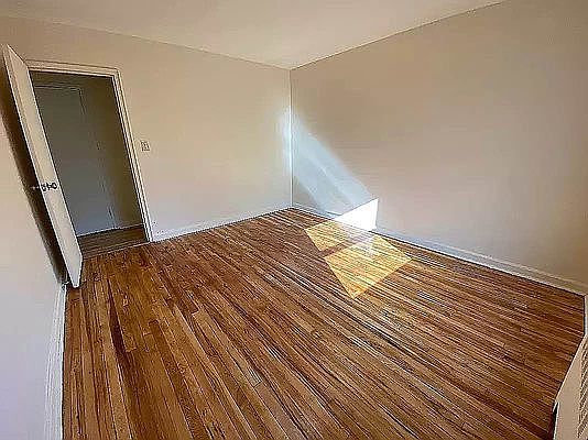 5th image of 116-32 171st St #2