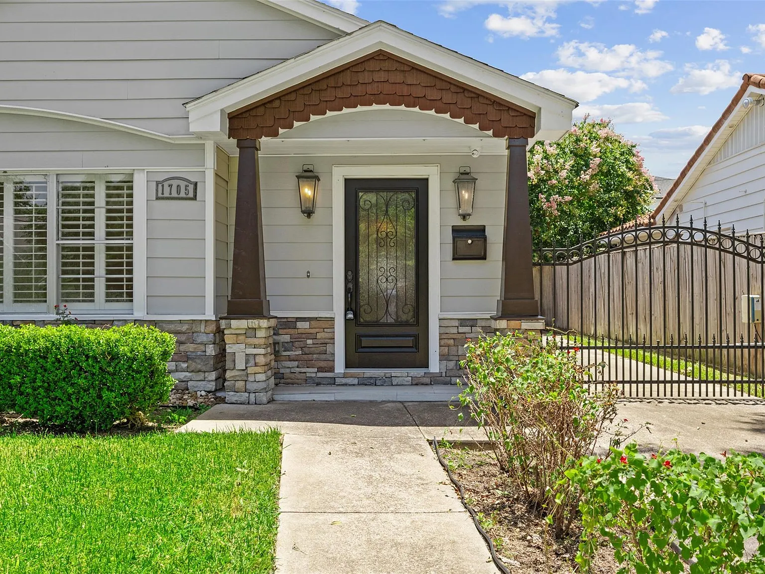 3 bed, 2.0 bath, 1521 sqft, $3,400 — Photo 4