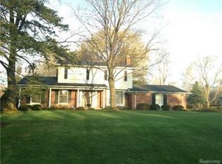 937 Ironstone Dr, Rochester Hills, MI 48309