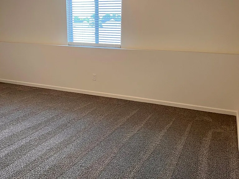 3310 Chapel Hill Dr W — Photo 13