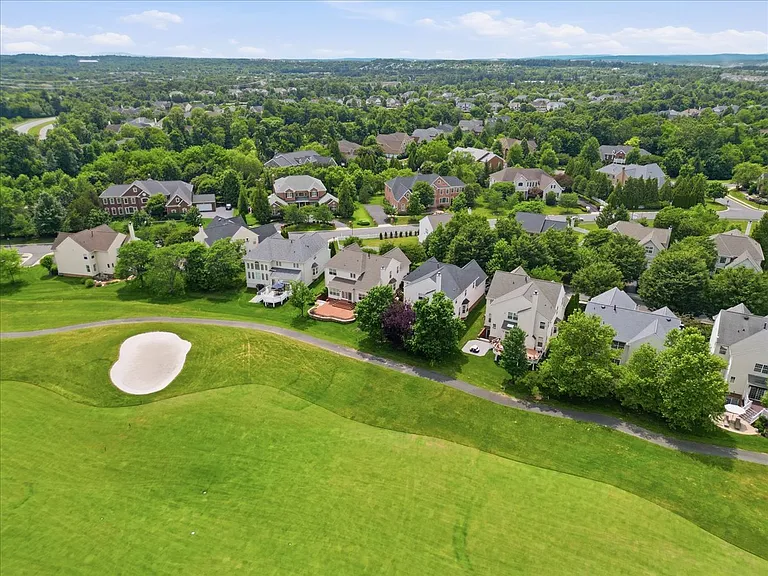 20242 Hidden Creek Ct — Photo 36