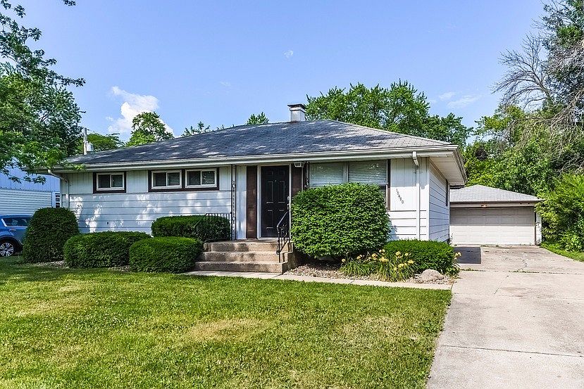 1st image of 15420 Park Ln