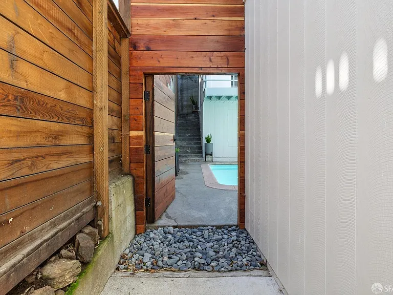 195 Beacon St — Photo 28