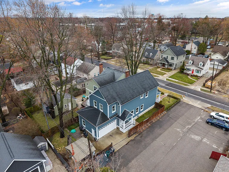 819 Irving Ave — Photo 48