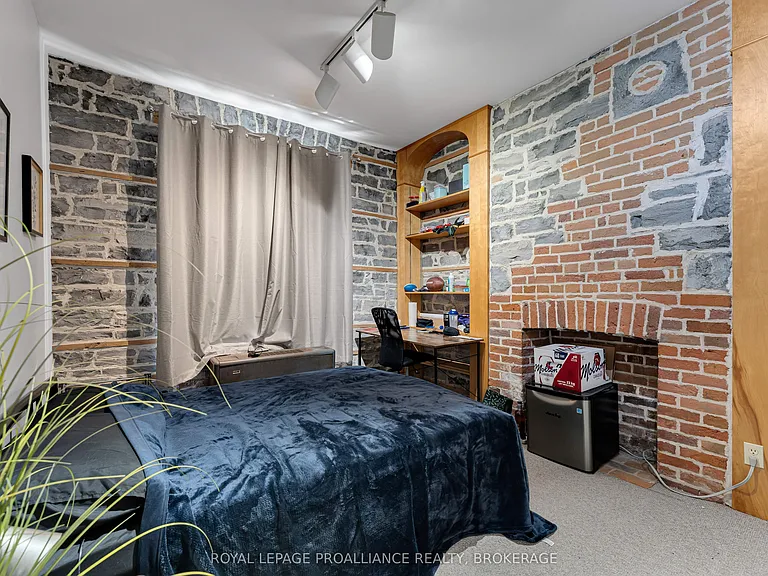 155 Brock St — Photo 8