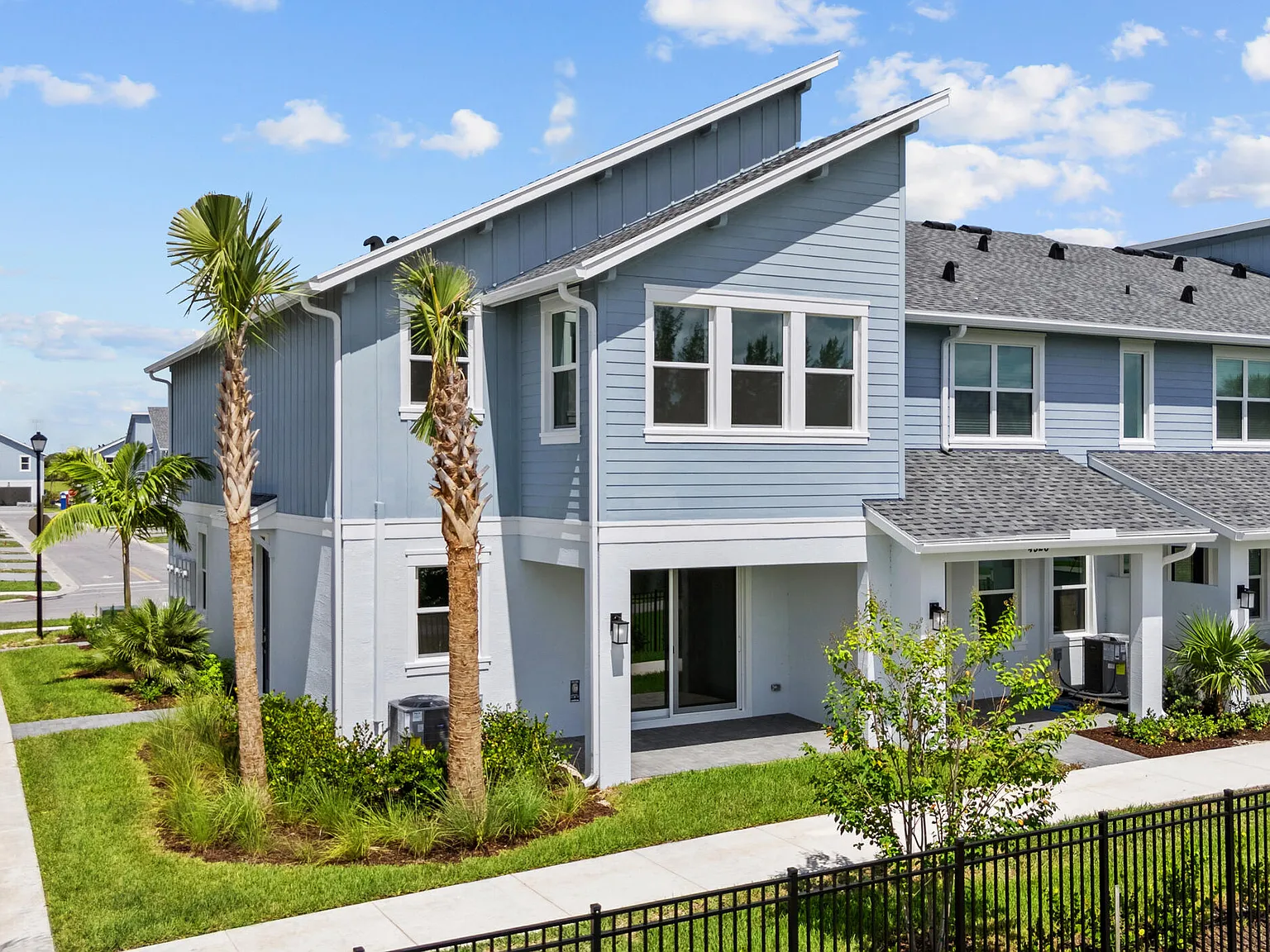 4 bed, 2.5 bath, 1786 sqft, $3,250 — Photo 1