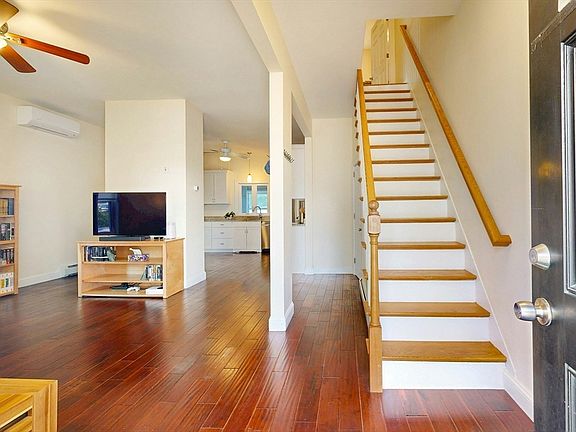 2nd image of 63 Albion St