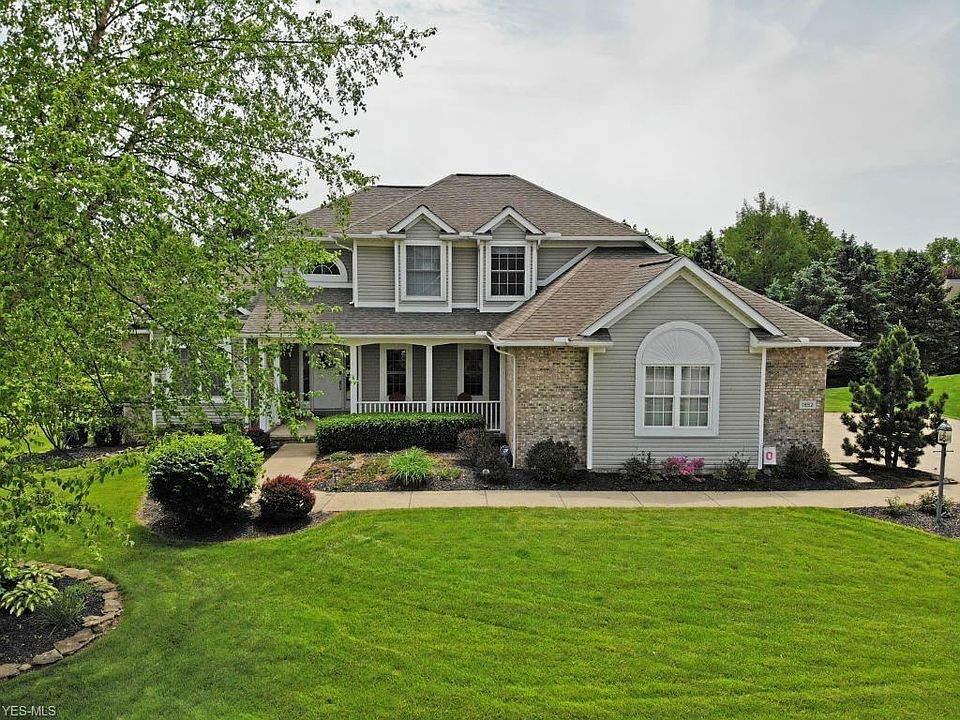 1st image of 1852 Canterbury Ln