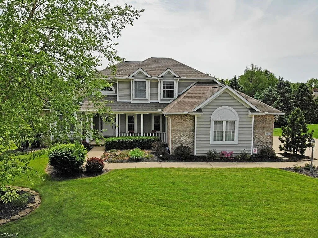 1852 Canterbury Ln photo 1