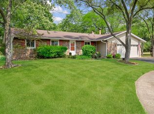 6012 Green Dr, Woodridge, IL 60517