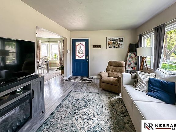 5th image of 613 N 41st Ave