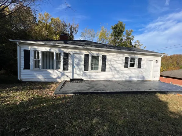 2766 Court Dr, Gastonia, NC 28054