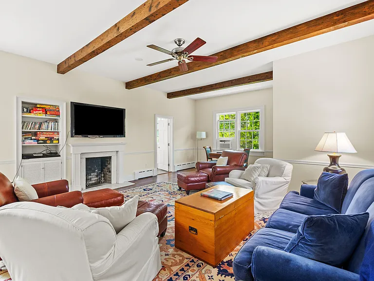 155 First Neck Ln — Photo 45
