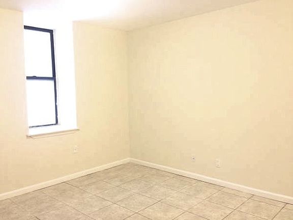 4th image of 531 W 179th St APT B1