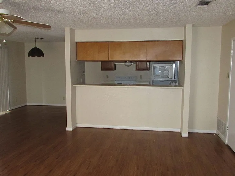 1701 Cedarview Circle — Photo 6
