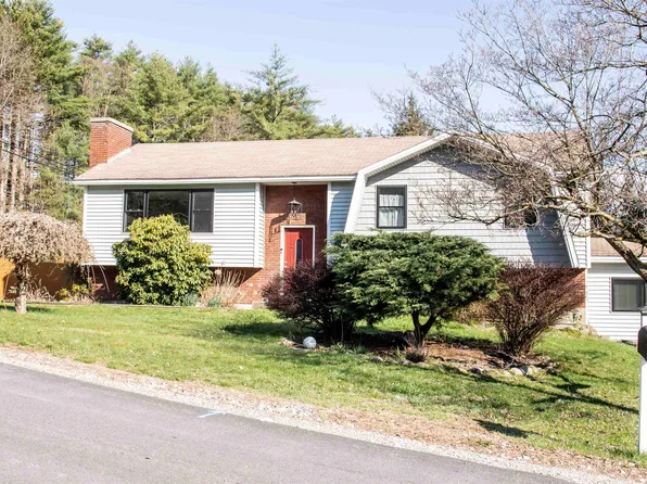 17 Scott Avenue, Hooksett, NH 03106