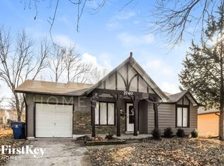2740 Sherwood Dr, Florissant, MO