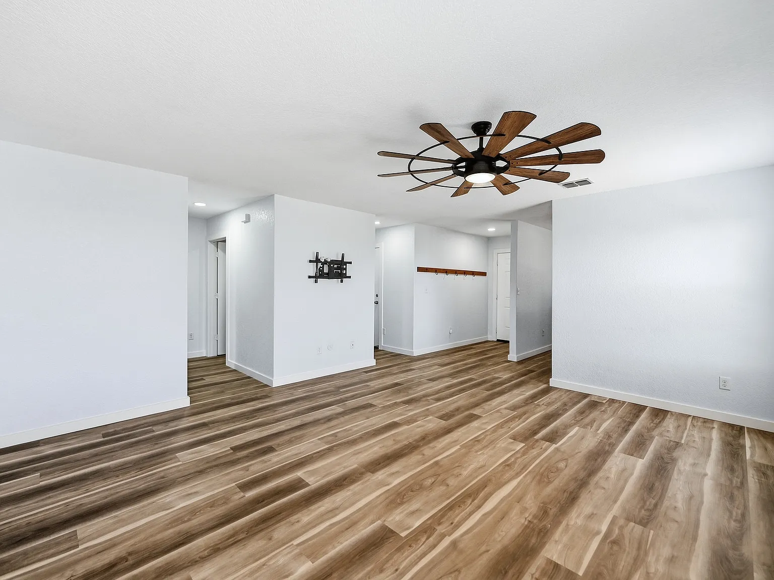 3 bed, 1528 sqft, $1,900 — Photo 4