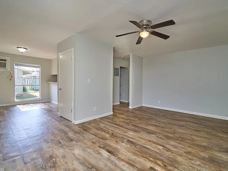 110-122 San Angelo Blvd #118 — Photo 11