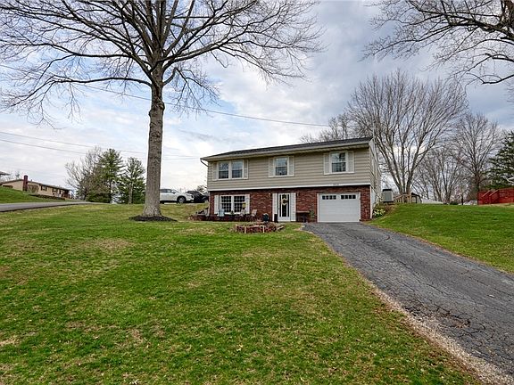 3rd image of 5631 Dogwood Ln