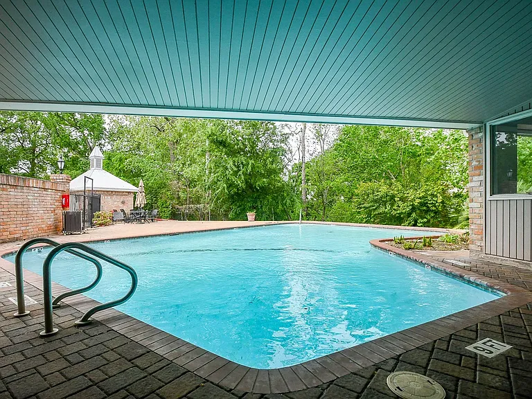 2230 S Piney Point Rd #221 — Photo 17