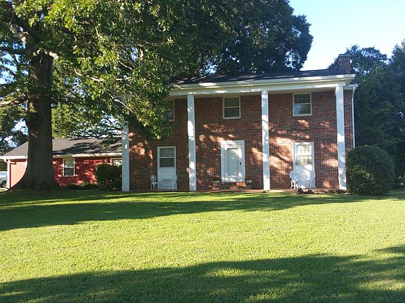 3rd image of 440 County Road 804