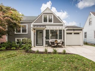 703 S Swain Ave, Elmhurst, IL 60126