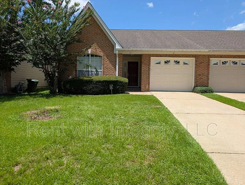 3 bed, 2.0 bath, 1361 sqft, $1,995 — Photo 1