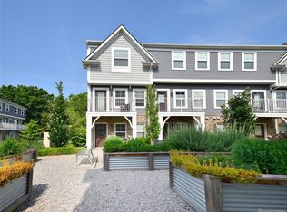 338 Glendale Ln, Ferndale, MI