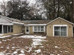 22760 W Eleven Mile Rd, Southfield, MI 48034