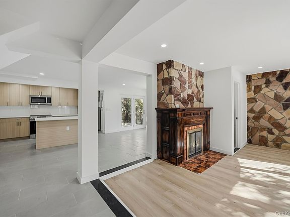 4th image of 3079 Fearn Place