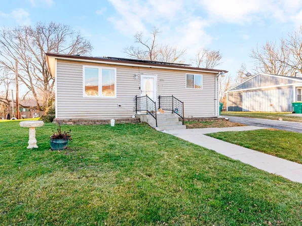 1221 Gage St, Joliet, IL 60432