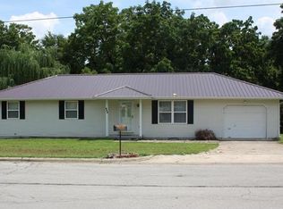 312 Hoover St, Lebanon, MO 65536