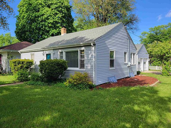 2nd image of 3203 Louise St