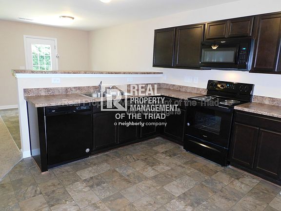 4th image of 10 Loblolly Ct