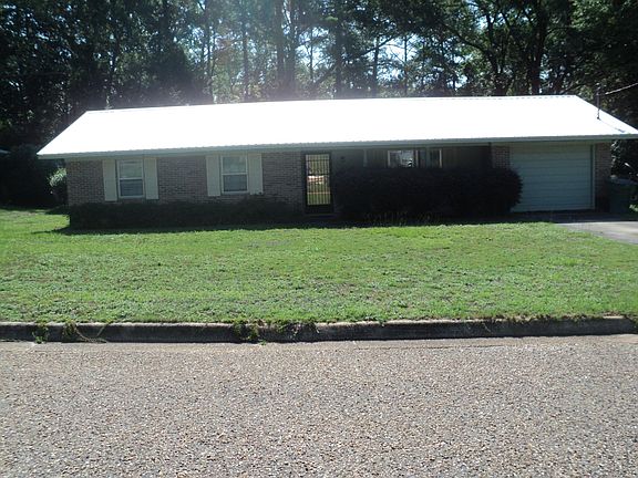 3rd image of 343 Bonnie Dr