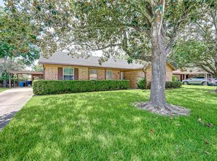1715 Avenue R, Rosenberg, TX 77471
