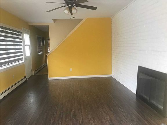 5th image of 20 Fireplace Ln