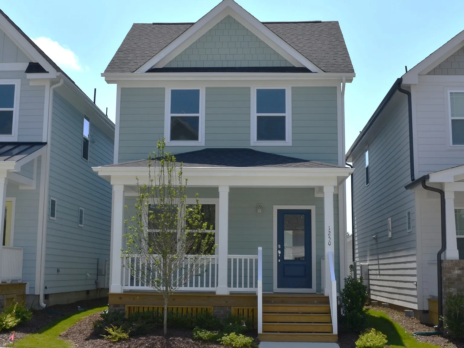 3 bed, 2.5 bath, 1896 sqft, $2,250 — Photo 2