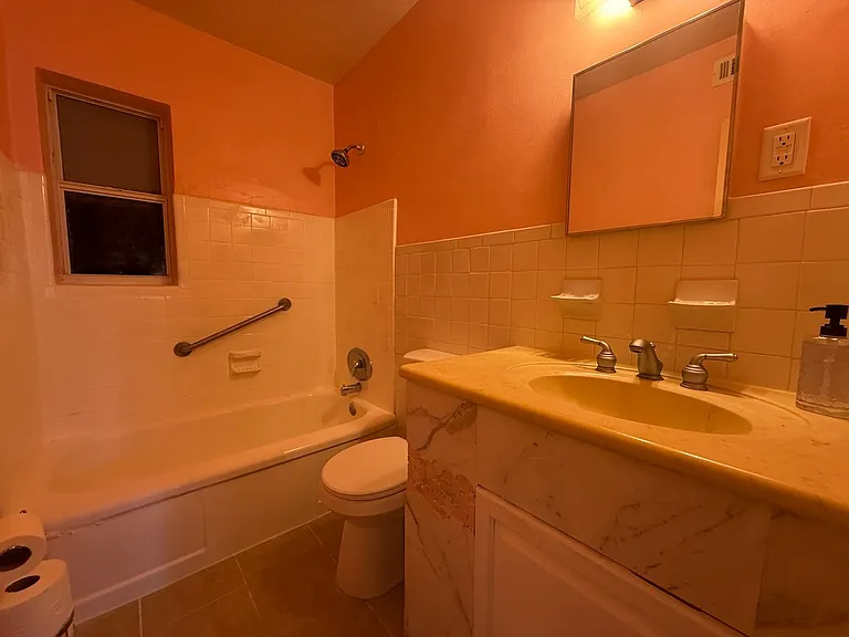 580 Berkshire Rd — Photo 10
