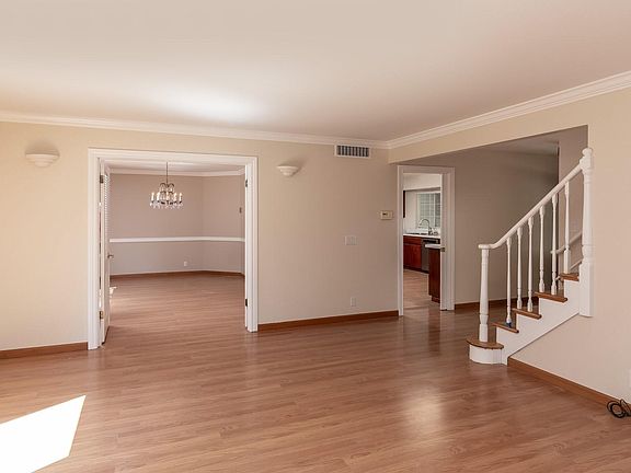 4th image of 828 Cascade Dr