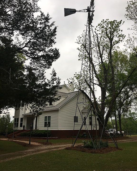 2nd image of 105 Sanders Rd