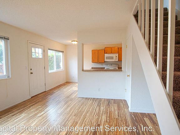 4th image of 3506 SE 15th Ave #3