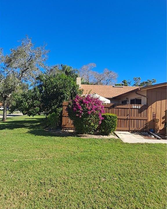 1st image of 5643 Foxlake Dr