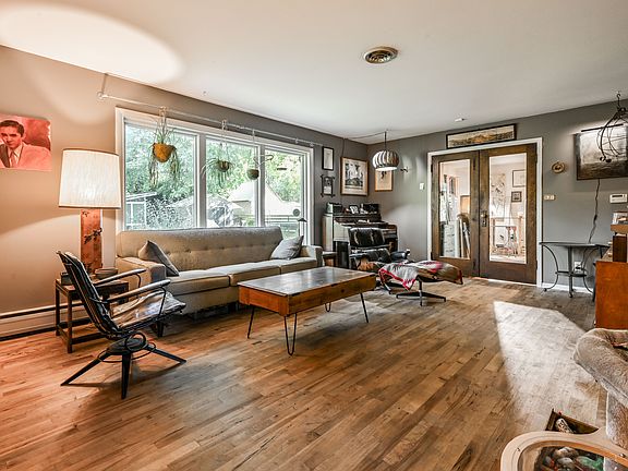 4th image of 3404 E 50th St