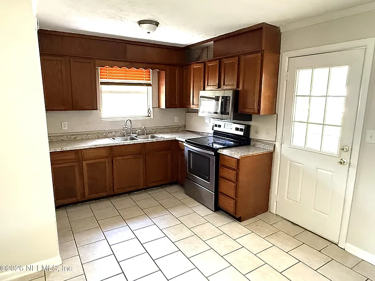 4705 Herta Rd — Photo 5