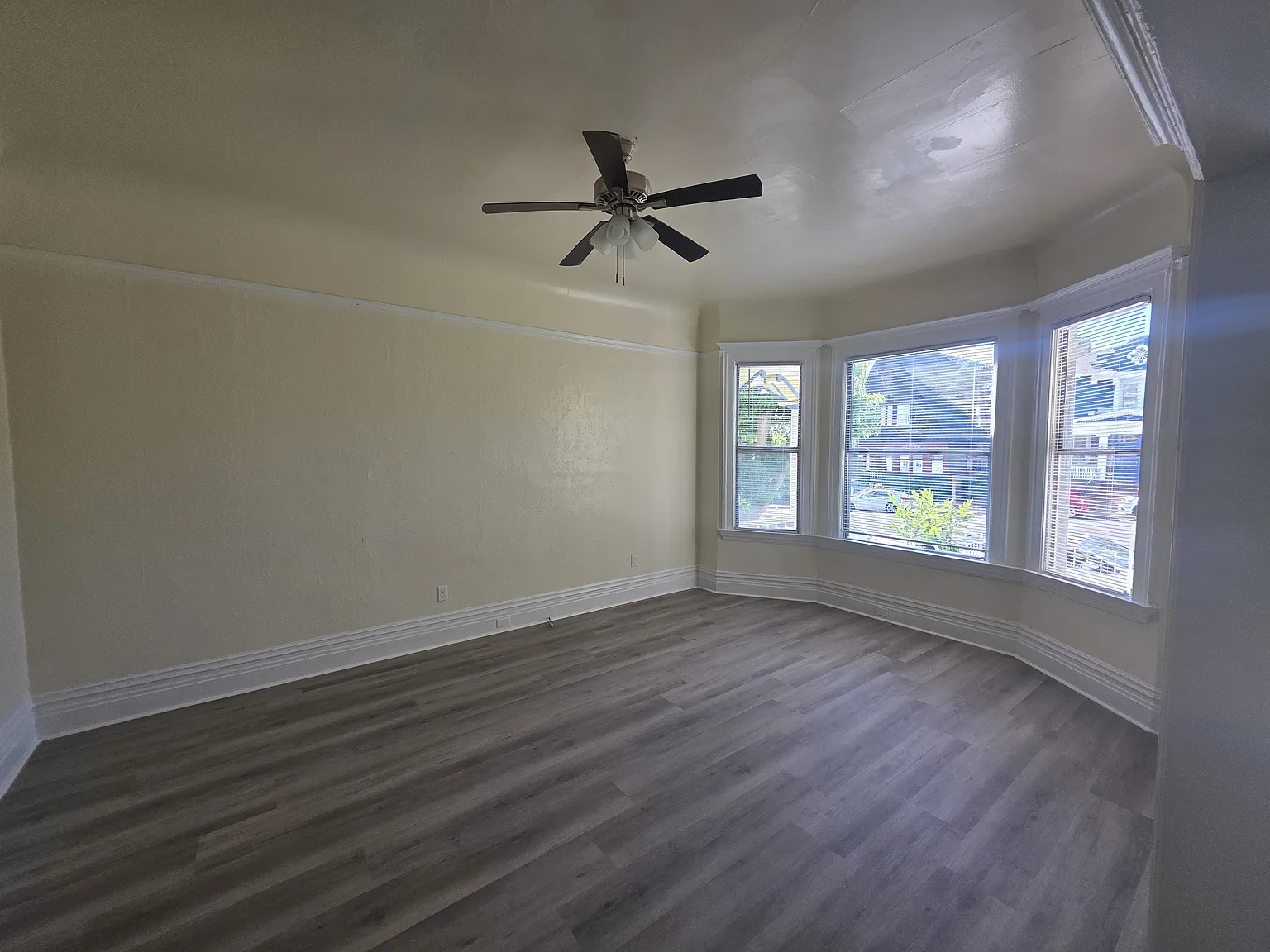 2 bed, 1200 sqft, $2,295 — Photo 3